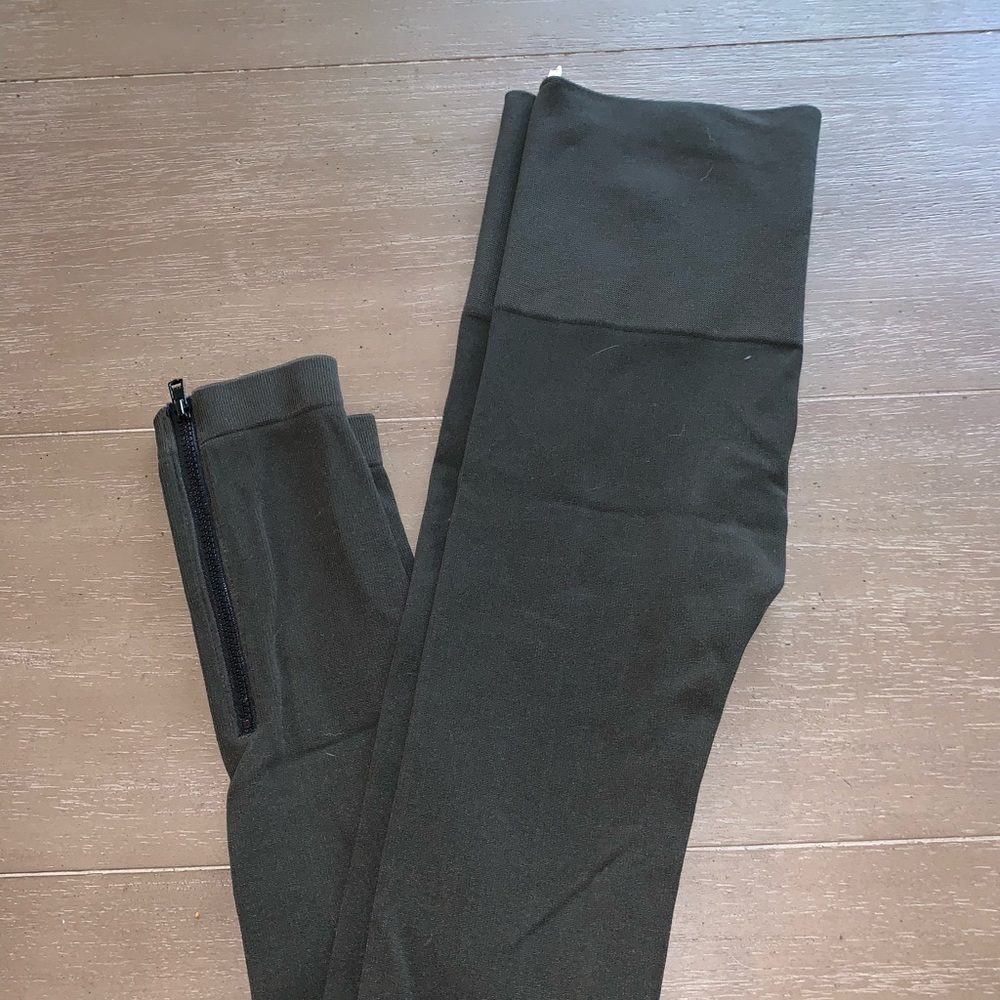 Spanx seamless ribbed side zipped leggings